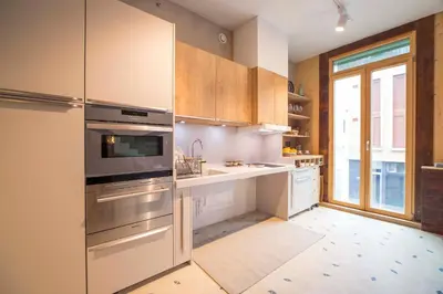 Una cocina o zona de cocina en The Wooden House VV