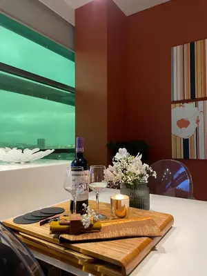 Bebidas en Luxury Family Beachfront Apartment