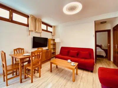 Una televisión o centro de entretenimiento en Click&Guest - Comfortable flat 2 close to the beach