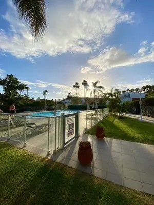 Piscina en o cerca de Casa con terraza y piscina en Pasito Blanco, cerca de Maspalomas
