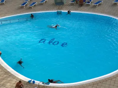 Piscina en o cerca de ALOE Suite Laurent-Gael