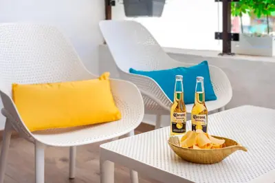 Bebidas en Casa LOLA - Renovated Apt close to Center and Beach