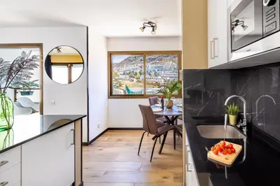 Una cocina o zona de cocina en Casa LOLA - Renovated Apt close to Center and Beach