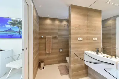 Un baño de Los Lagos 31 by VillaGranCanaria