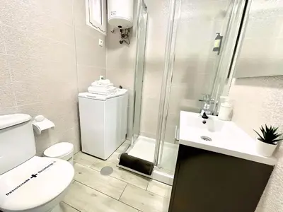 Un baño de Holiday Vibes in Playa del Inglés