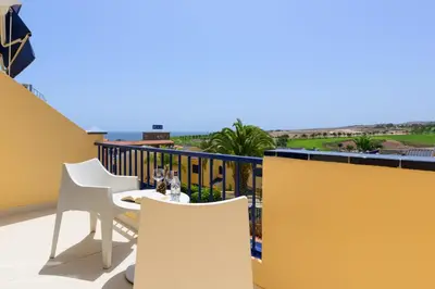 Un balcón o terraza de Duplex Meloneras Terrace with views