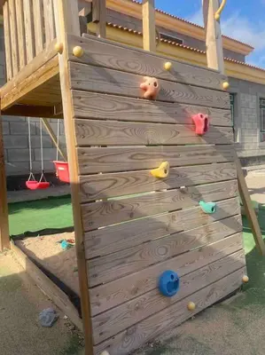 Zona de juegos infantil en Casita Lily