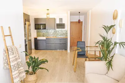 Una cocina o zona de cocina en La Petite-home near AirPort-wifi-garage-elevator-homely