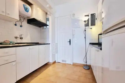 Una cocina o zona de cocina en Stylish bungalow with sea views