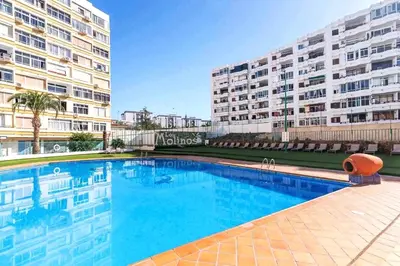 Piscina en o cerca de Apartamento con piscina y aire acondicionado