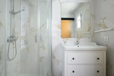 Un baño de Rosales Canteras