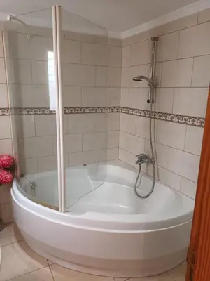 Un baño de As de guía, playa de las canteras Vv