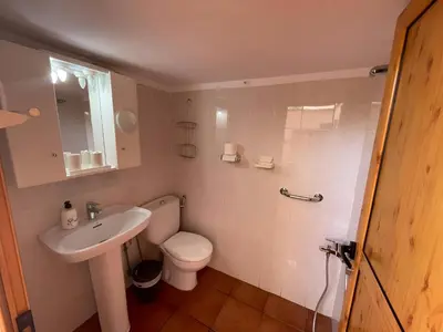 Un baño de Deluxe Las Marinas Beach - by Gestión Vacacional Canarias