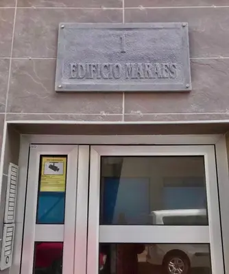 Certificado, premio, señal o documento que está expuesto en Vistas Mar Playa Las Canteras primera línea Wifi