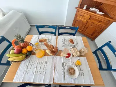 Comida en o cerca de este apartamento
