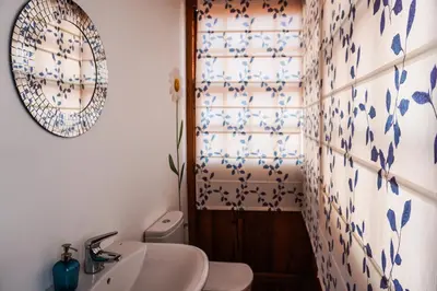Un baño de Casa Yeyo, Lomo Bermejo
