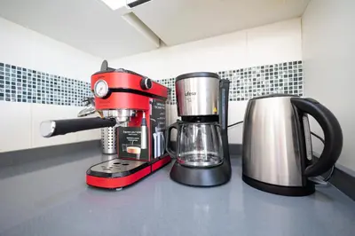 Utensilios para hacer té y café en Casa Lulu