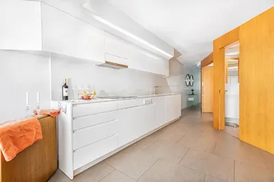 Una cocina o zona de cocina en Luxury First Line Apartment.