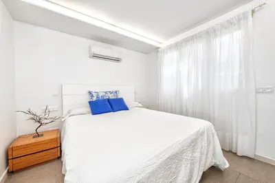 Cama o camas de una habitación en Luxury First Line Apartment.