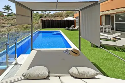 Piscina en o cerca de Salobre La Isla 7