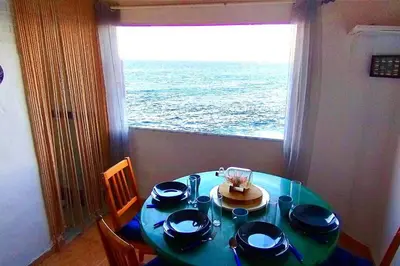 Plano de La casa con terraza privada sobre el mar
