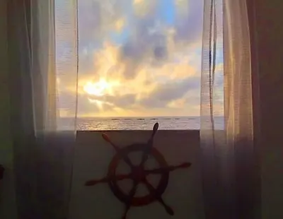 Plano de La casa con terraza privada sobre el mar