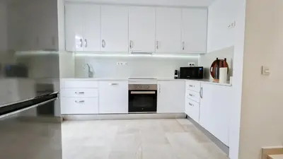 Una cocina o zona de cocina en Amazing cozy Villa Hugo Tauro with Jacuzzi, Pool, Wi-Fi