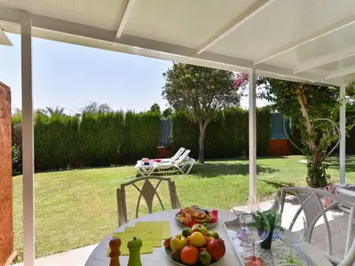 Jardín al aire libre en Belvilla by OYO Melocotones 50
