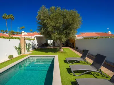 Piscina en o cerca de Pasito Blanco Villas
