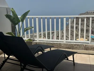 Un balcón o terraza de AMADORES BEACH VIEW APARTMENT