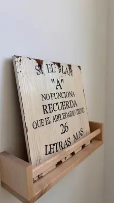 Certificado, premio, señal o documento que está expuesto en Blue Sea