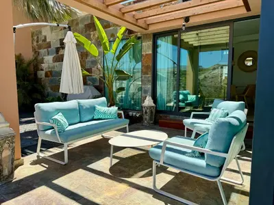 Zona de estar de Cosy villa with private pool by CanaryScape