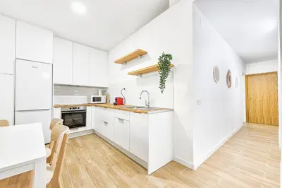 Una cocina o zona de cocina en Renovated Apartment on Salinetas Beach.