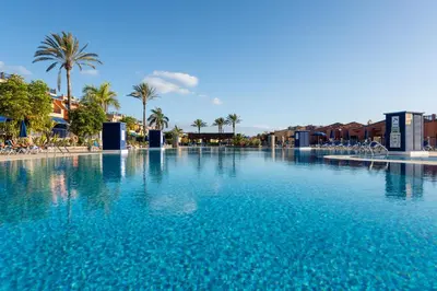 Piscina en o cerca de Meloneras by the sea by CanaryScape