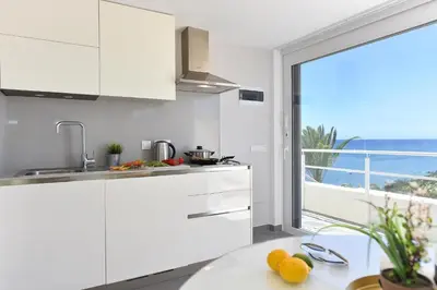 Una cocina o zona de cocina en SeaView Studio Haven by VillaGranCanaria