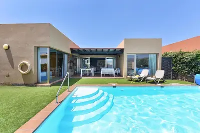 Piscina en o cerca de Sunny Vista by VillaGranCanaria