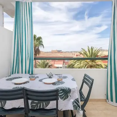 Floral Home - Large Private Terrace with Pool