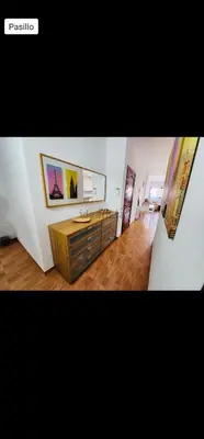 Una televisión o centro de entretenimiento en V.V. familiar