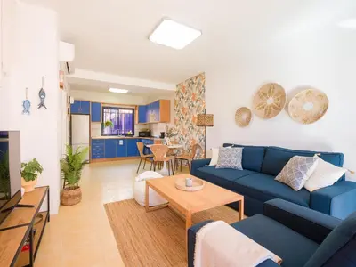 Zona de estar de Meloneras Ocean Escape by CanaryScape with jacuzzi
