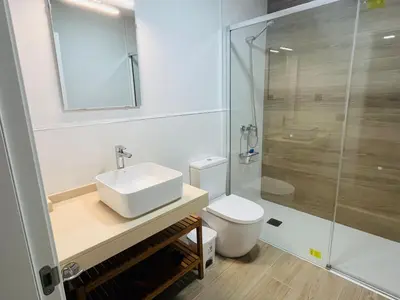 Un baño de Home La Naval