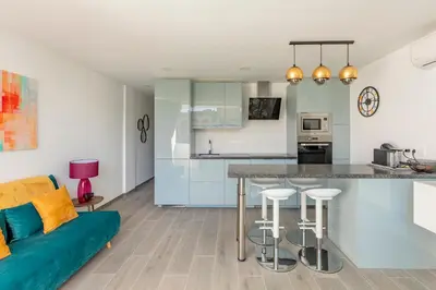 Una cocina o zona de cocina en Chic & Stylish near Yumbo
