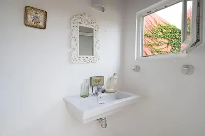 Un baño de Pool Suite Carmen