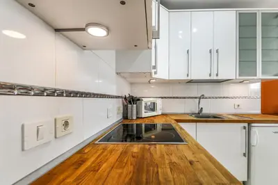 Una cocina o zona de cocina en Bright Amadores Seaview Apartment
