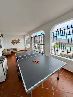 Instalaciones para jugar al ping pong en Villa mariola o alrededores