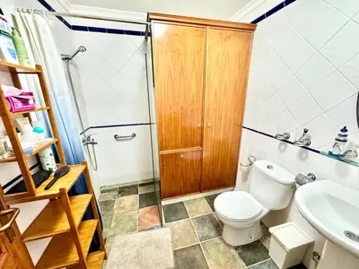Un baño de La Gloria del Norte