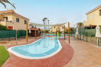 Piscina en o cerca de Ponderosa II