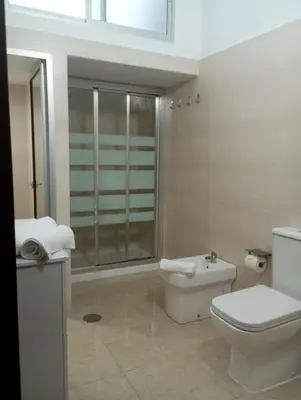 Un baño de CLARET LAS PALMAS DE GRAN CANARIA CITY