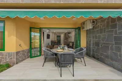 Un patio o zona al aire libre en Apartment Aquarius 4 by VillaGranCanaria