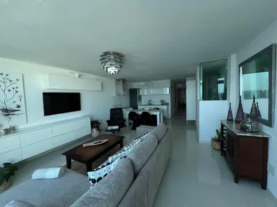 Una televisión o centro de entretenimiento en Playa del Hombre Deluxe Luxury Apartments