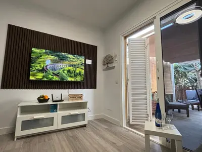 Una televisión o centro de entretenimiento en Canarian Green Oasis by luca properties gran canaria